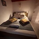 Goldcentral Danube-private Terrace-convenient Location Apartman Budapest