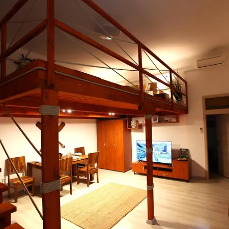 Goldcentral Danube-private Terrace-convenient Location *