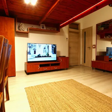 Goldcentral Danube Apartment