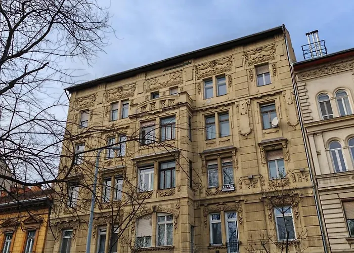 아파트 Goldcentral Danube-private Terrace-convenient Location 부다페스트