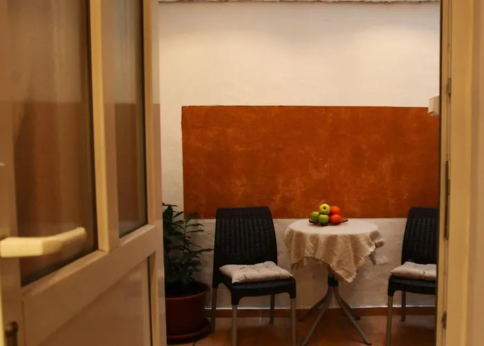 Goldcentral Danube-private Terrace-convenient Location Appartamento