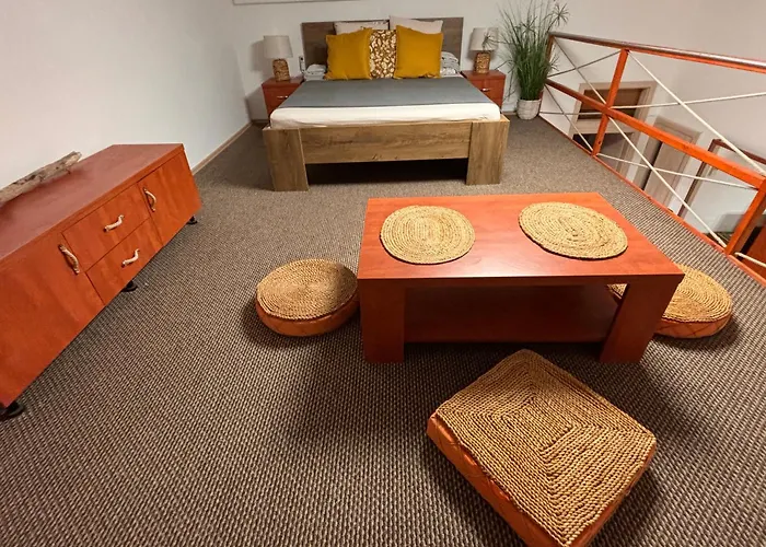 Goldcentral Danube-private Terrace-convenient Location