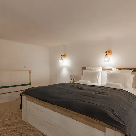 Goldcentral Danube-private Terrace-convenient Location Διαμέρισμα