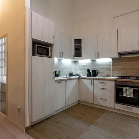 Goldcentral Danube-private Terrace-convenient Location Διαμέρισμα