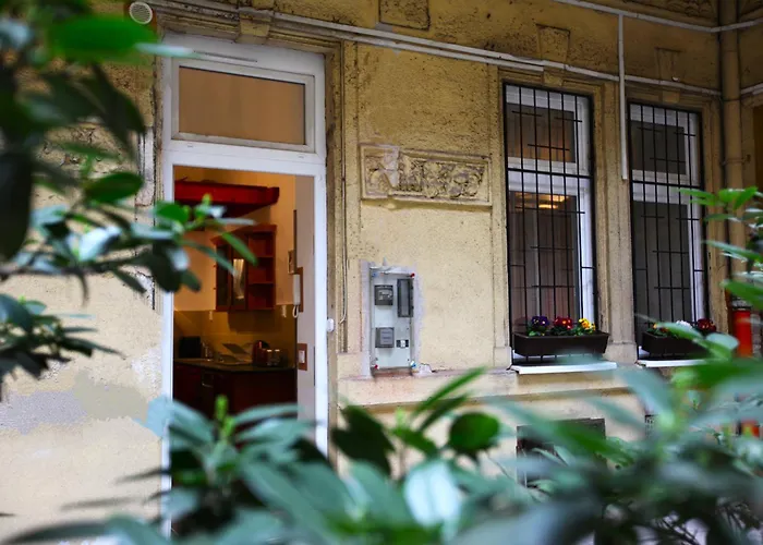 Goldcentral Danube-private Terrace-convenient Location Appartement